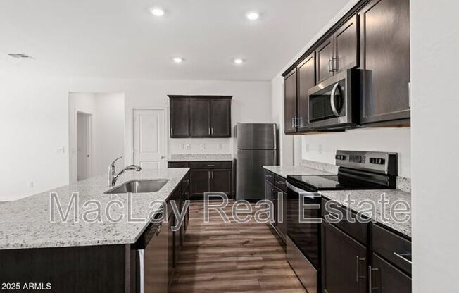 627 W CROWNED DOVE TRL