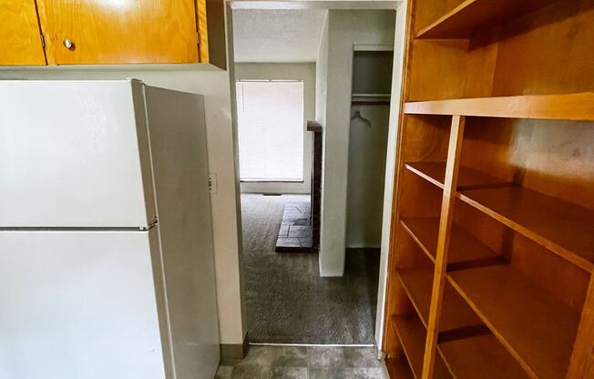 2 beds, 1 bath, $1,600