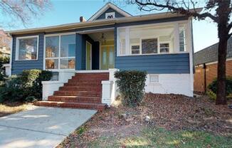 Amazing light filled studio apartment on the Trolley line in the historic Elizabeth neighborhood!