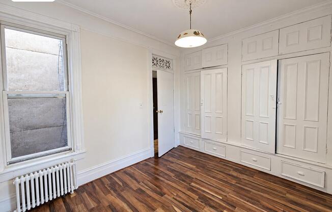 3 beds, 2 baths, $4,500, Unit 2
