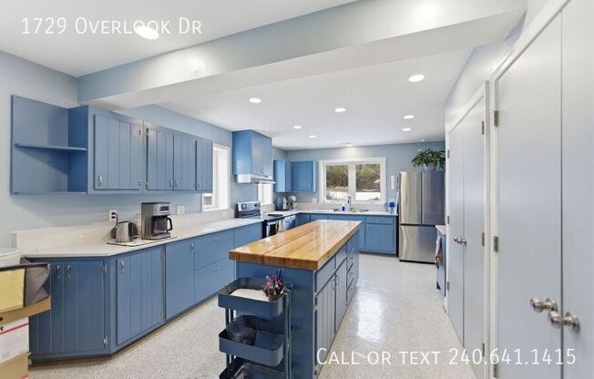 1729 OVERLOOK DR