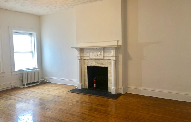 3 beds, 1 bath, 1,225 sqft, $2,299, Unit 1301-43