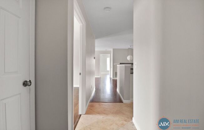 Bright, Freshly Updated 2BR/2BA Condo at The Estate at Westbury – Top Floor Living!
