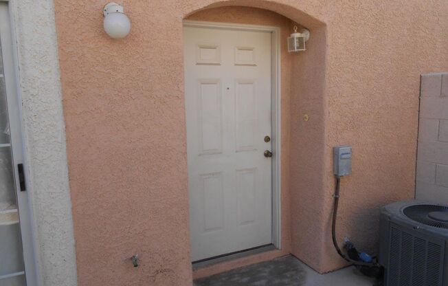 Spacious Townhome with Garage in Gated Community in NW