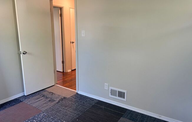 3 beds, 1 bath, $1,550