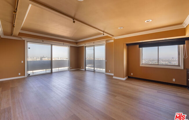 2 beds, 4.5 baths, 2,130 sqft, $8,500, Unit 1209
