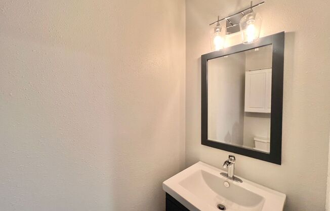 2 beds, 1.5 baths, $1,695, Unit Unit A