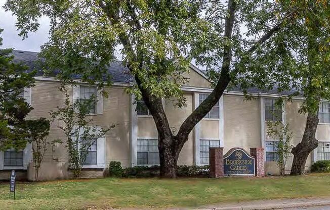 We have units move in ready! Give us a call (918) 749-7174
