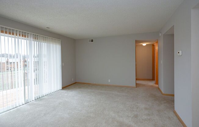 2 beds, 1.5 baths, 967 sqft, $1,075, Unit E-40