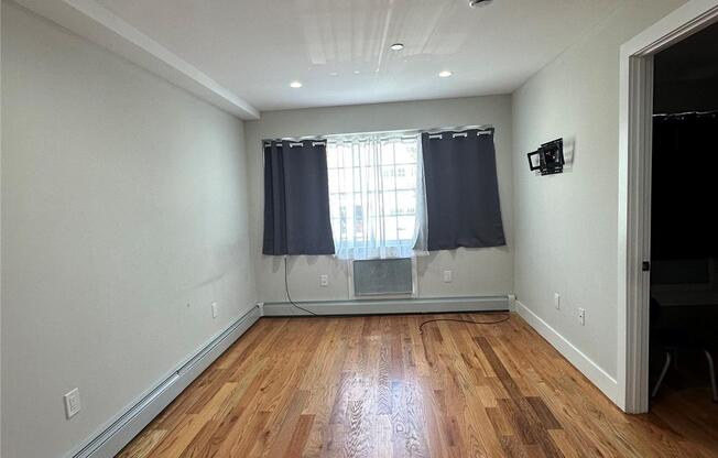 238 WYONA ST