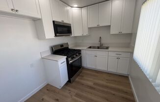 2 beds, 1 bath, $2,395