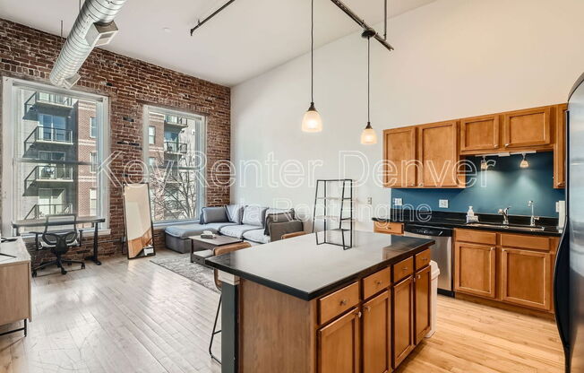 2441 N BROADWAY