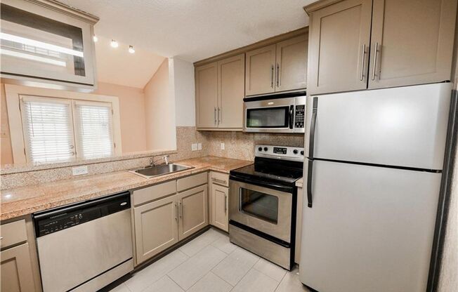 1302 Danbury Sq Unit A