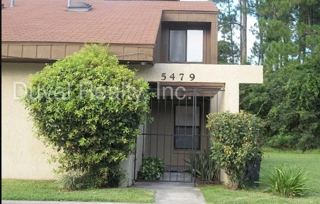 2 bedroom townhome on Westside Near NAS