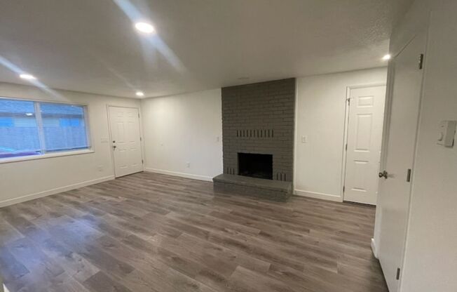 3 beds, 1 bath, $2,100