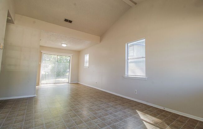 3 beds, 1 bath, $1,395