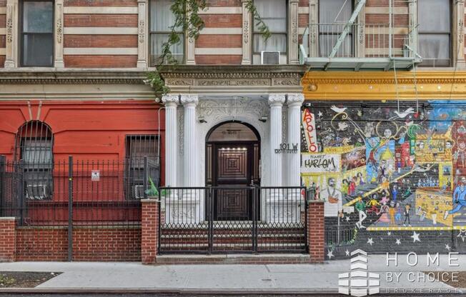 101 W 126 ST