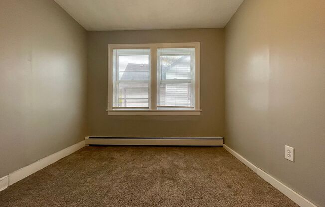 Wonderful 5 Bedroom 1.5 Bathroom Home in Minneapolis!