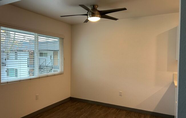 1 bed, 1 bath, 750 sqft, $2,430, Unit A032