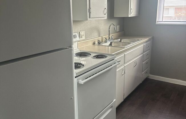 2 beds, 1 bath, 750 sqft, $970, Unit B07 1060 14
