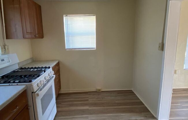 2 beds, 1 bath, $2,500