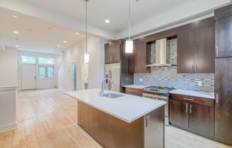 Northern Liberties Townhome with Parking