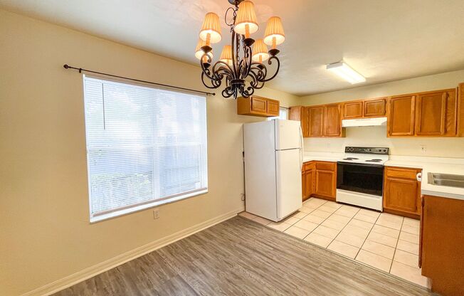 2 beds, 2.5 baths, $1,600, Unit Unit 4