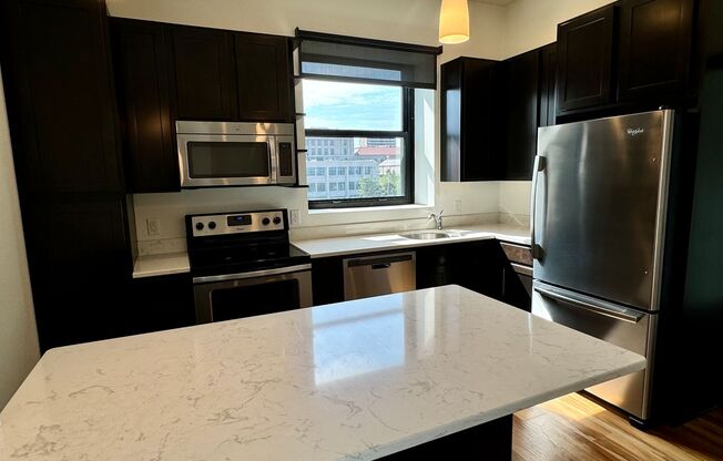 2 beds, 2 baths, 901 sqft, $1,495, Unit 701