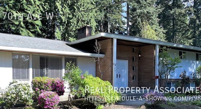 15703 70 AVE W