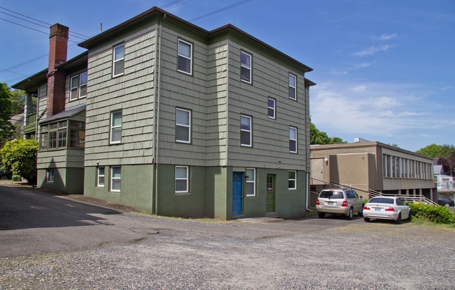 Studio unit in SW Portland