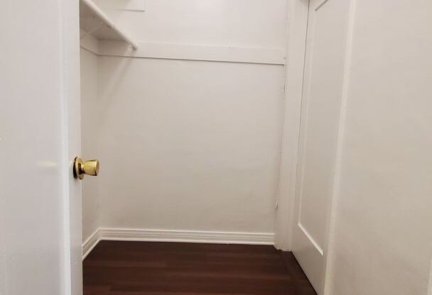 Studio, 1 bath, 450 sqft, $1,445, Unit 309