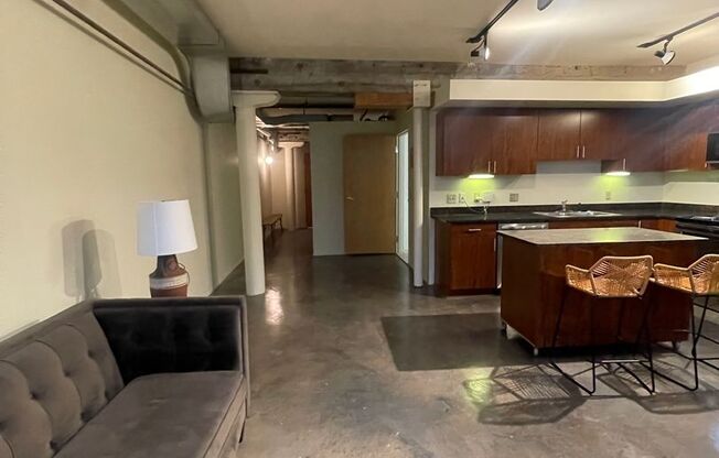 1 bed, 1 bath, 794 sqft, $1,293, Unit 009