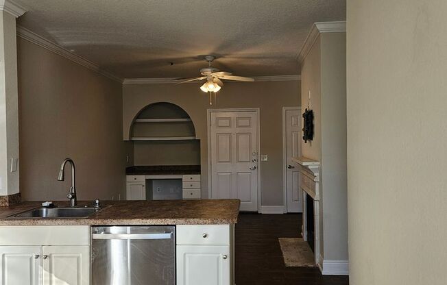 1 bed, 1 bath, $1,620, Unit Unit 458