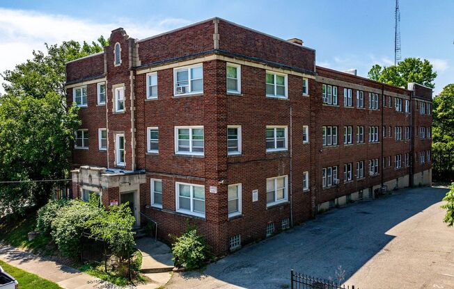 Historical Apartments l Oak St