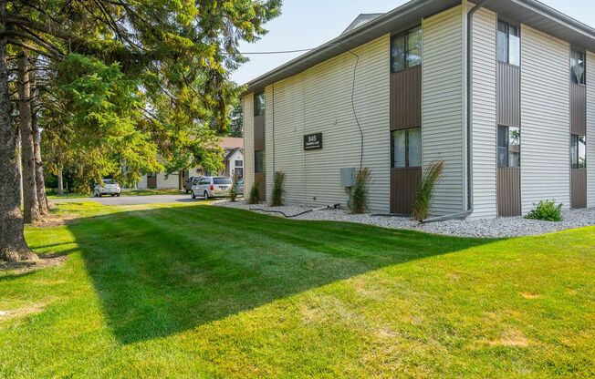 2 beds, 1 bath, 600 sqft, $1,099, Unit 855 - 06