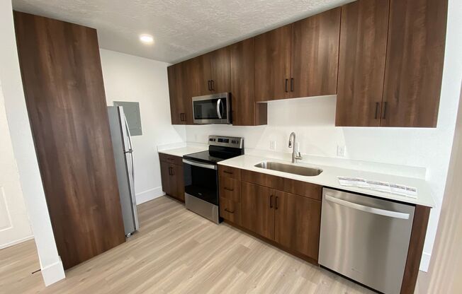 Studio, 1 bath, $999, Unit 05