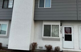 Nice 2 bedroom townhome on Soaring Eagle!