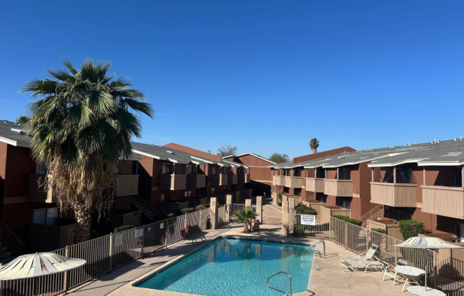 4444 N 7 AVE