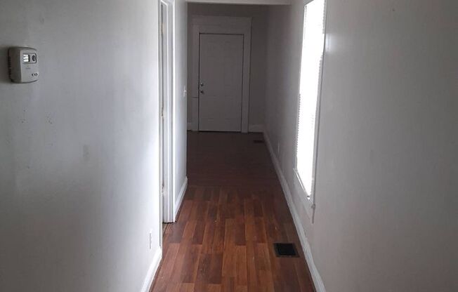 2 beds, 1 bath, $1,050