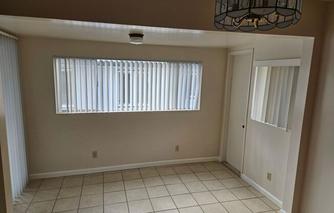 2 Bedroom - 1 Bathroom unit in Point Loma