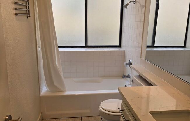 2 beds, 2 baths, 998 sqft, $2,414, Unit 102