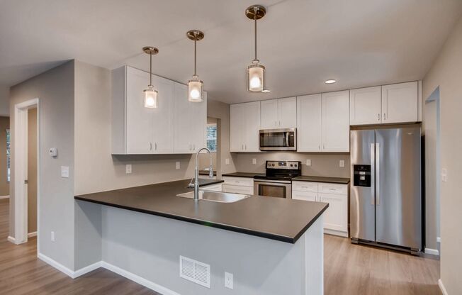 Spacious 5 BED Home for Lease