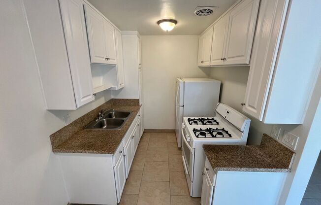 2 beds, 1 bath, $1,895, Unit 630E