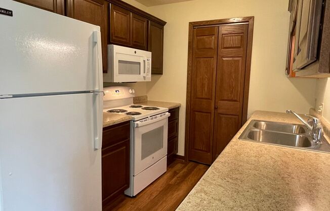 Mansfield Ct 740-746