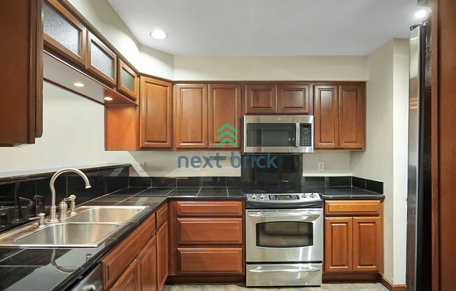 Townhome Available for Rent in Bothell!