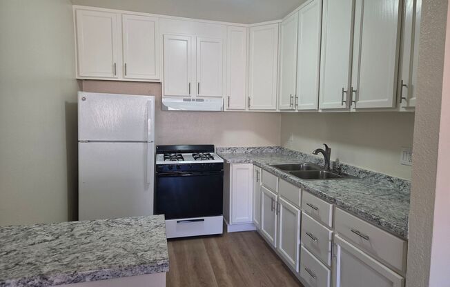 Competitively Priced, Beautiful Tujunga surrounded by theFoothill mountains!