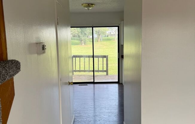 A wonderful Bellhaven townhouse!!!!