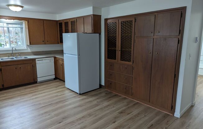 2 beds, 1 bath, 780 sqft, $1,325, Unit 1628