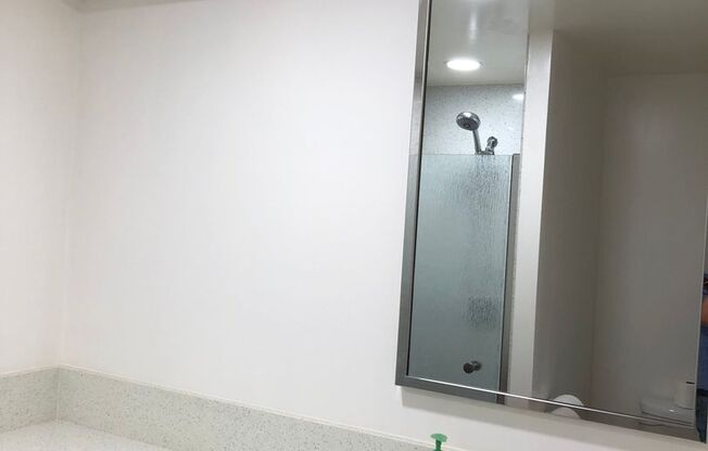 2 beds, 2 baths, $2,700, Unit Marco Polo