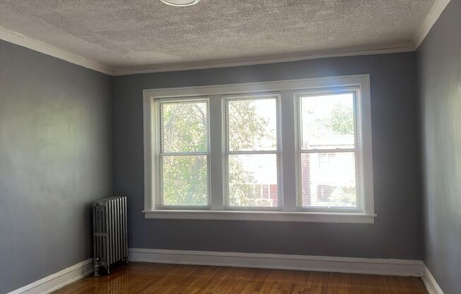 6957 S Michigan